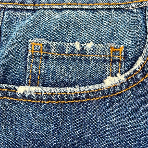 Dip High Rise Denim Distressed Shorts Raw 4.25” Hem 5 Pockets Dark Wash NWT - Picture 3 of 16